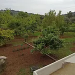 - τίνα