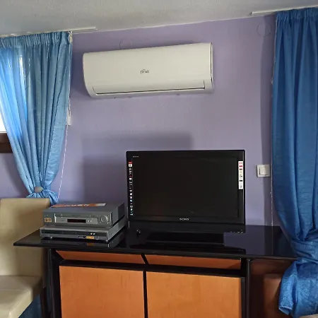 - τίνα Case de vacanță Líri