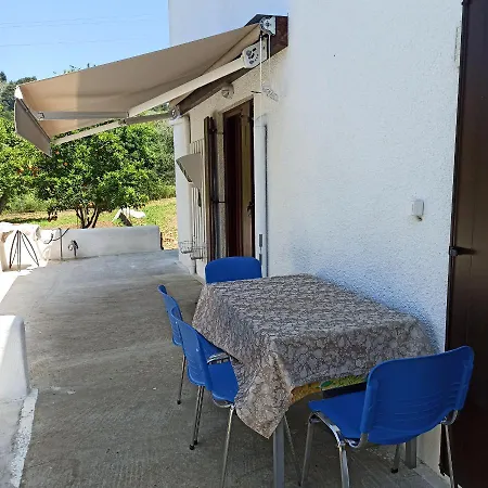 - τίνα Casa vacanze Líri