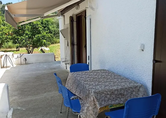 - τίνα Vakantiehuis Líri